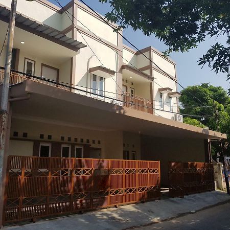 De Hanami Homestay Cirebon Bagian luar foto