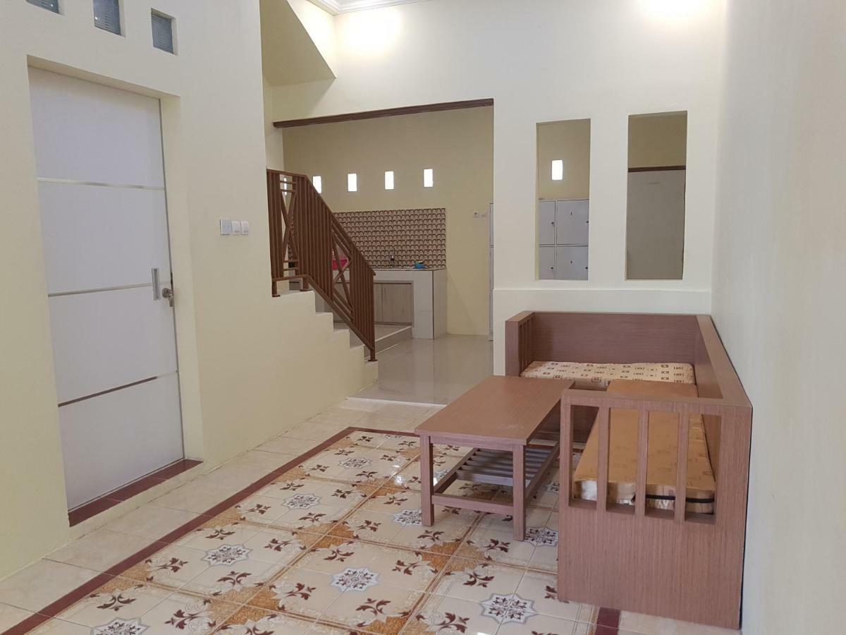 De Hanami Homestay Cirebon Bagian luar foto