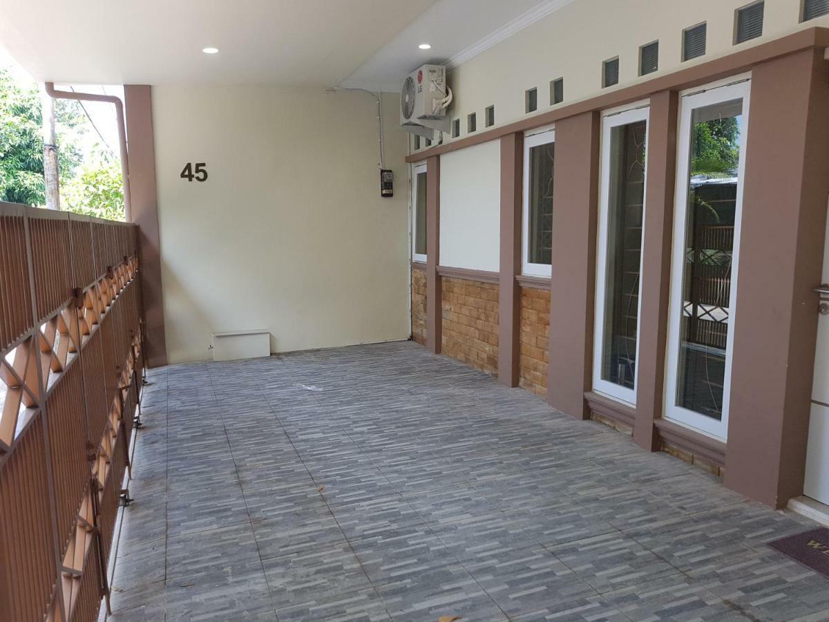De Hanami Homestay Cirebon Bagian luar foto