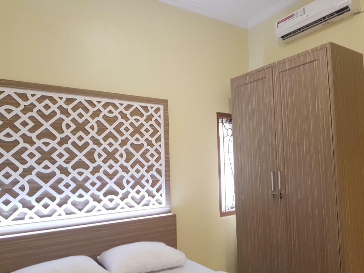 De Hanami Homestay Cirebon Bagian luar foto