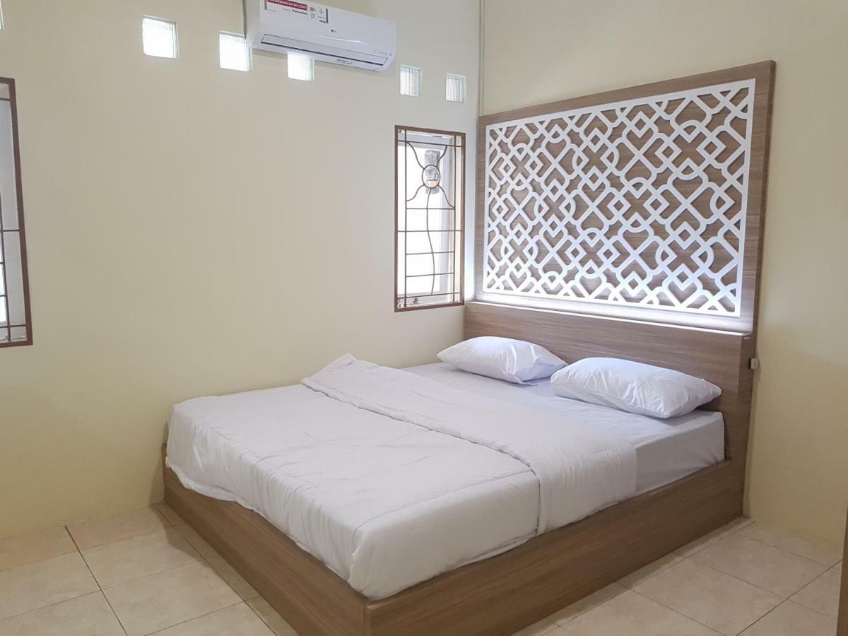 De Hanami Homestay Cirebon Bagian luar foto