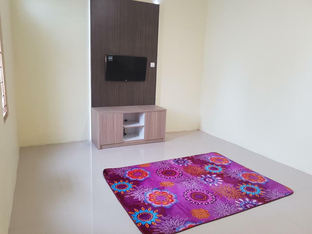De Hanami Homestay Cirebon Bagian luar foto