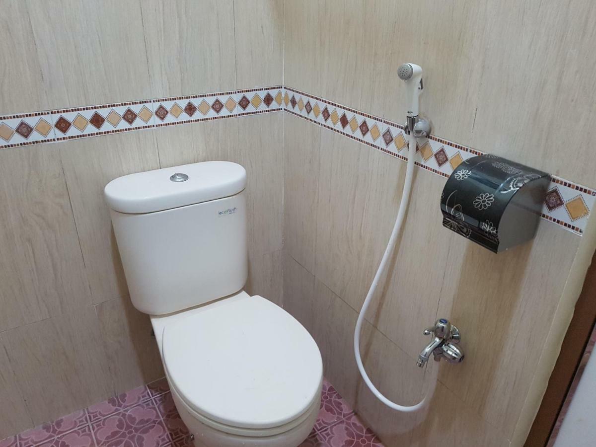 De Hanami Homestay Cirebon Bagian luar foto
