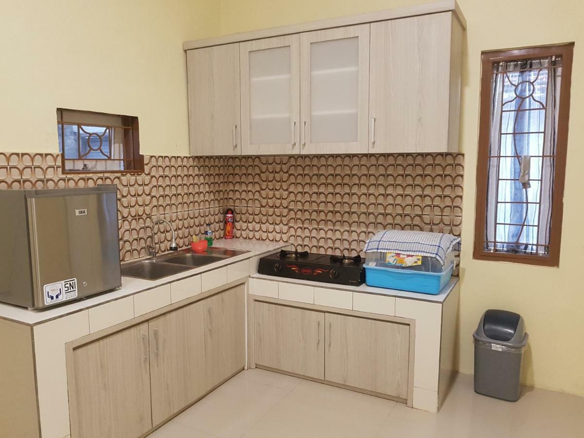 De Hanami Homestay Cirebon Bagian luar foto
