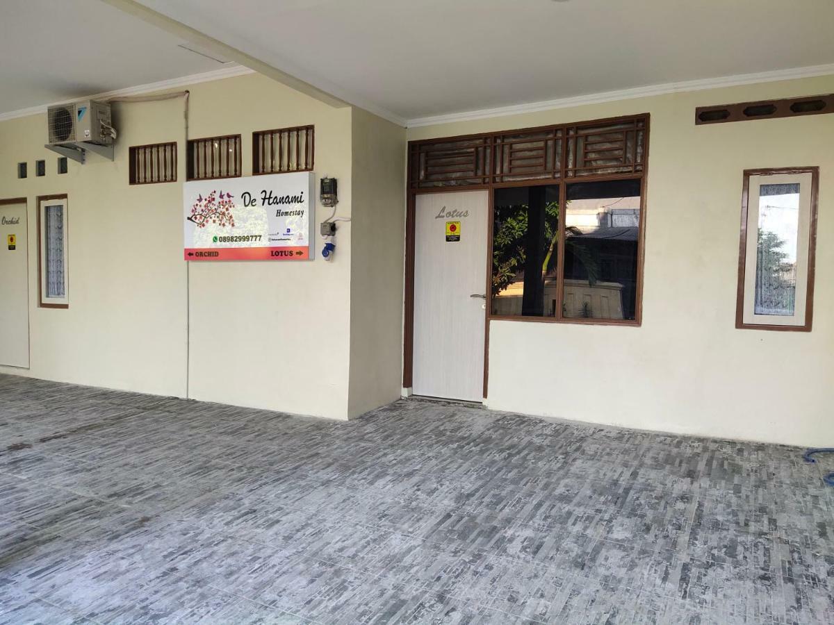 De Hanami Homestay Cirebon Bagian luar foto