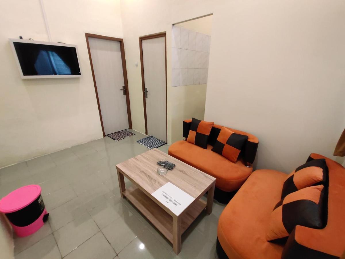 De Hanami Homestay Cirebon Bagian luar foto