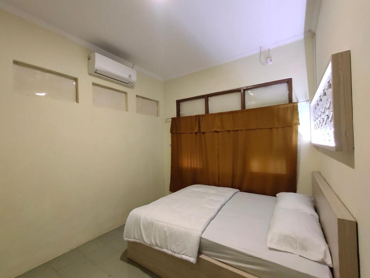De Hanami Homestay Cirebon Bagian luar foto